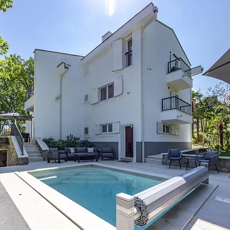 Villa Forest Whisper Near The Sea Opric