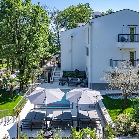 Forest Whisper Near The Sea Villa Opric