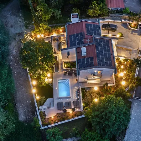 Forest Whisper Villa *