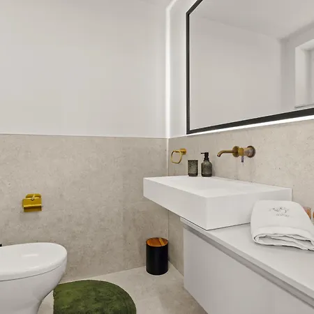 Forest Whisper Near The Sea Villa