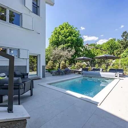 Forest Whisper Near The Sea Villa *