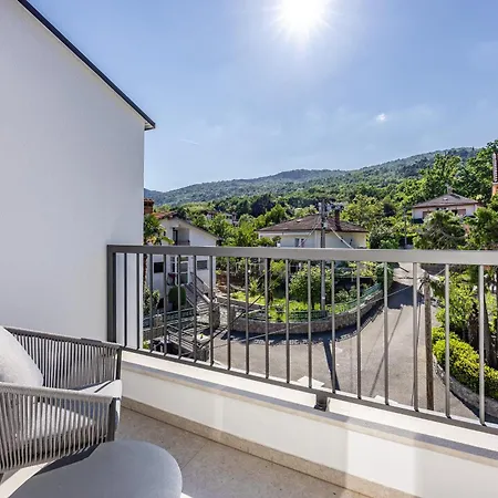 Forest Whisper Near The Sea Villa *